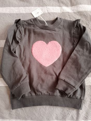 Sweat-shirt neuf 3ans