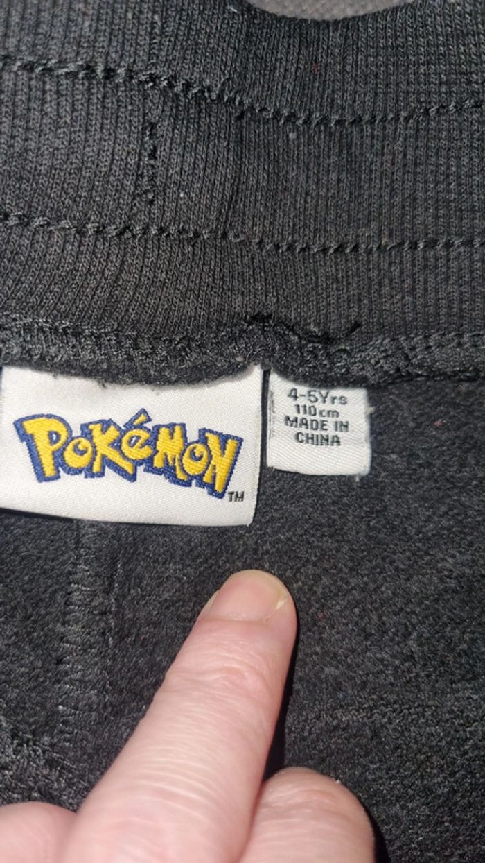 Ensemble jogging molletonné pokemon 5/6 ans en très bon état - photo numéro 20