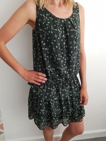 Robe  sans manches motifs fleuris   Mango taille S