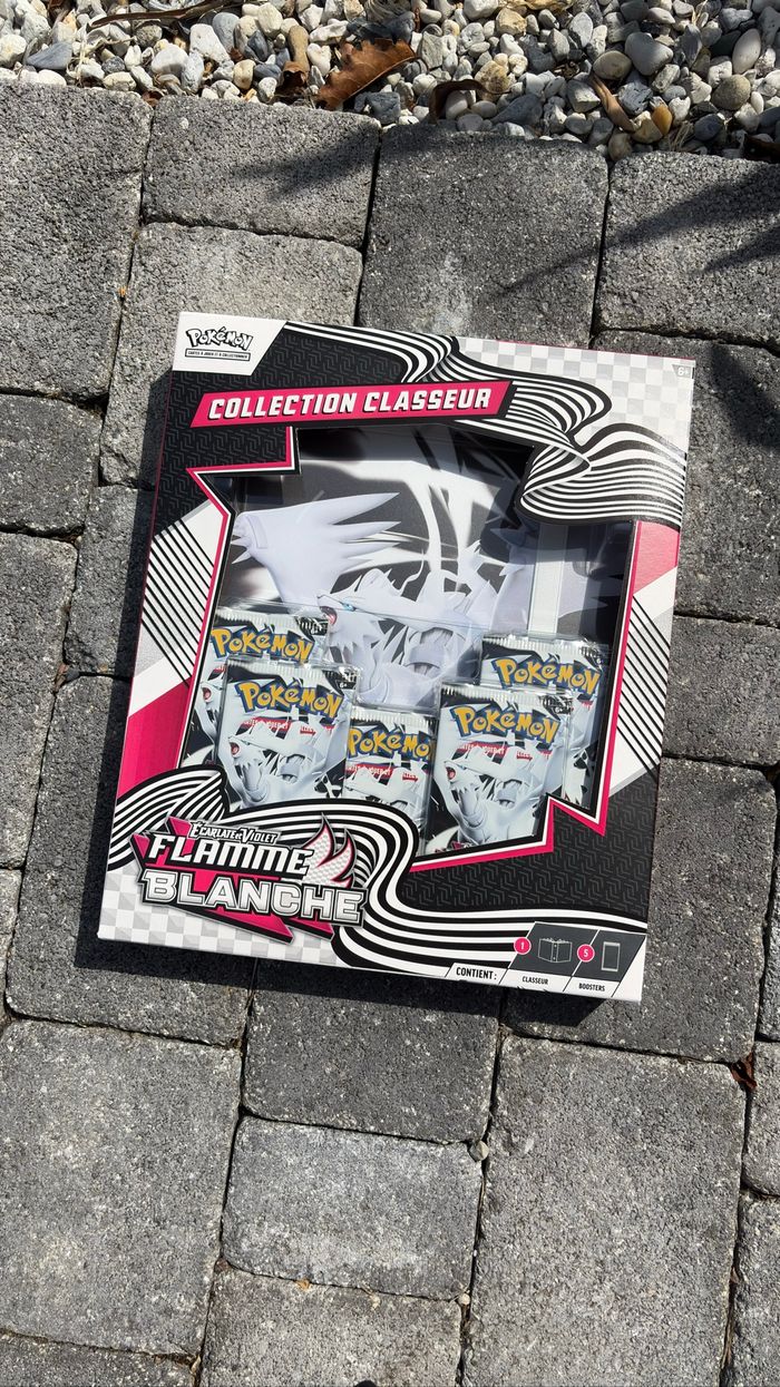 Pokémon - Coffret Collection Classeur - Flamme Blanche - Reshiram - EV10.5 - photo numéro 1