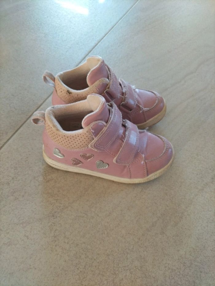 Baskets fille a scratch