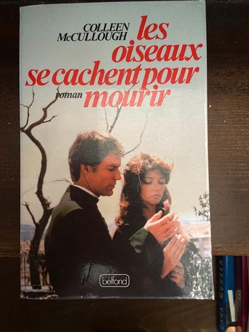 Livre: les oiseaux se cachent pour mourir