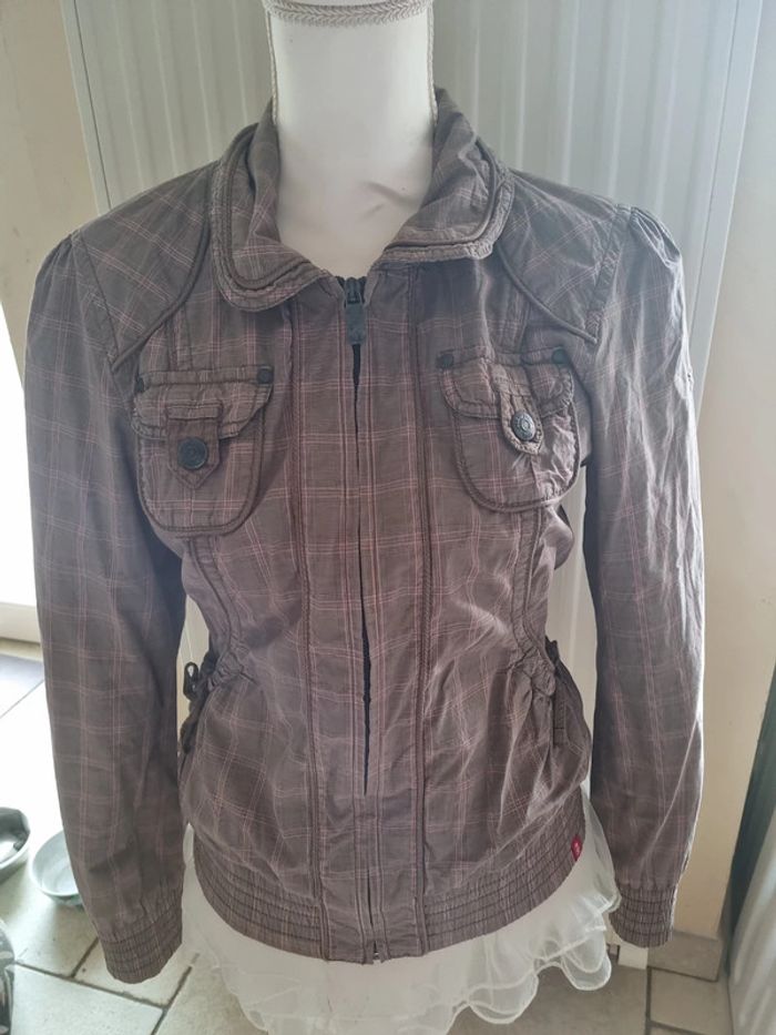 Veste zippée carreaux marrons et roses