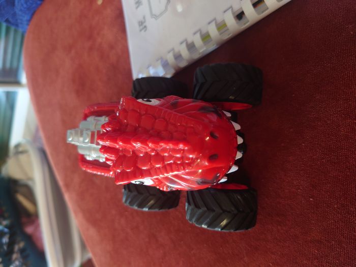 Voiture dinosaure - photo numéro 3