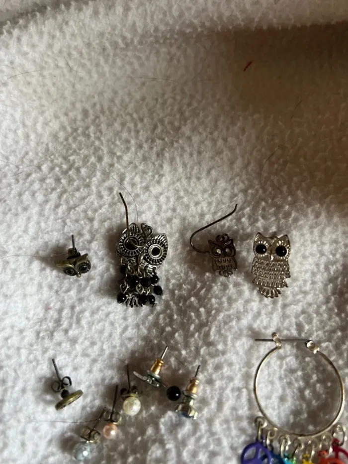 Lot de 17 boucle d’oreille célibataire - photo numéro 3