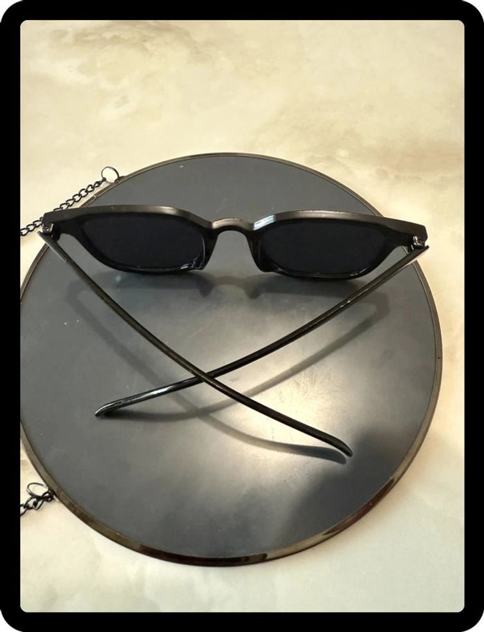 Lunette de soleil noire - photo numéro 4