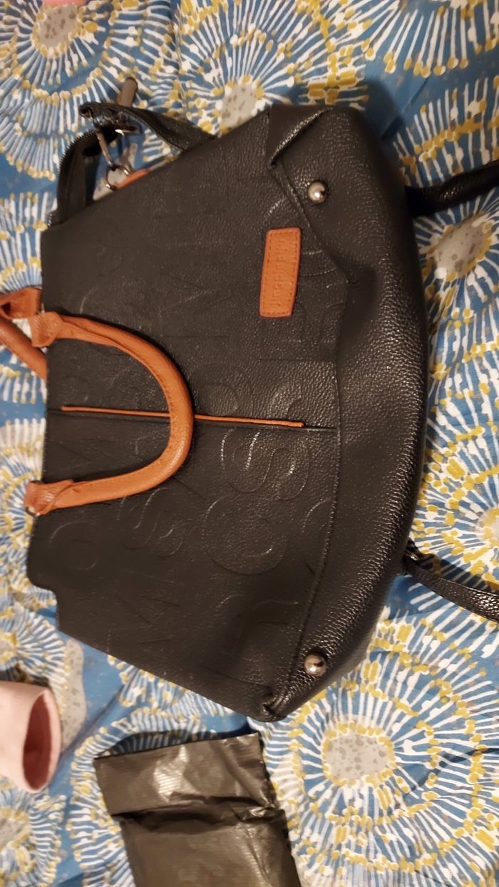 Sac noir bandoulière et à main - photo numéro 2