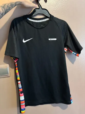 T-shirt Nike