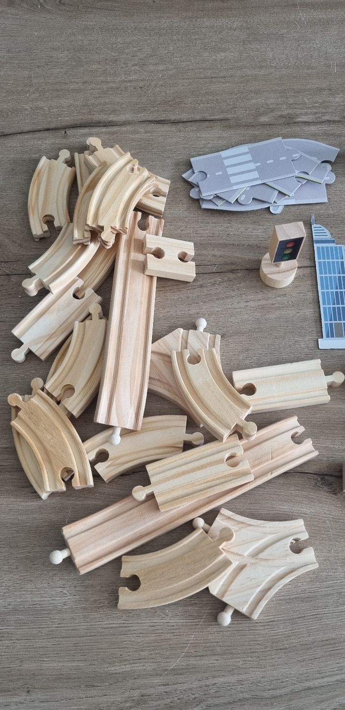 Circuit train bois sncf 72 pièces - photo numéro 6