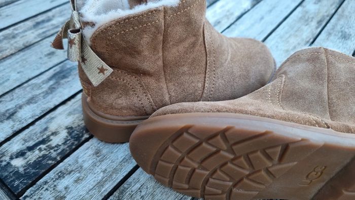 Boots bottes UGG 27.5 beige cuir nubuck sympa original  tb état - photo numéro 6