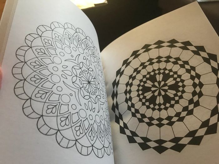 đ 200 Mandalas Ă colorier pour lĂącher prise đ - photo numĂ©ro 7