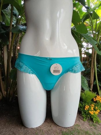 String dentelle 38