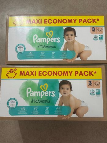 Lot de 2 cartons de couches taille 3 Pampers harmonie 
