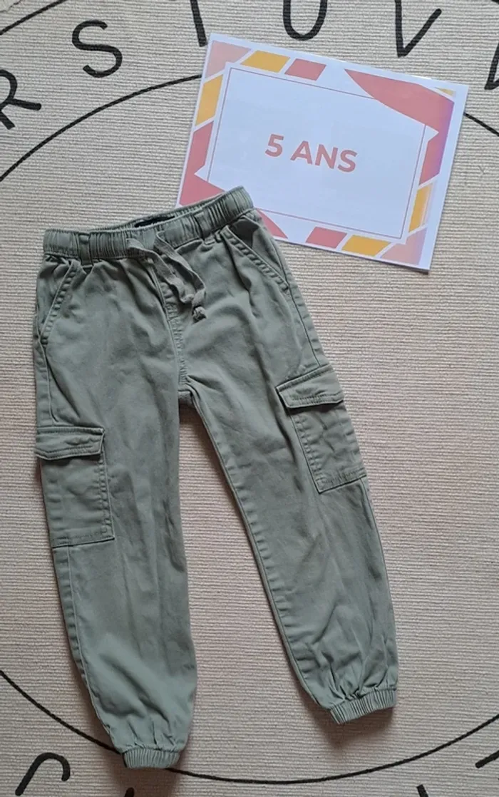 Pantalon cargo
