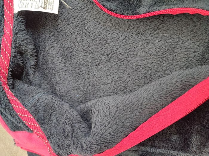 Veste zippée moumoute. 10/1a ans . Décathlon - photo numéro 3