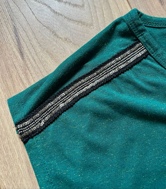 T-shirt vert avec épaules perlées & effet pailleté - Camaïeu - photo numéro 5
