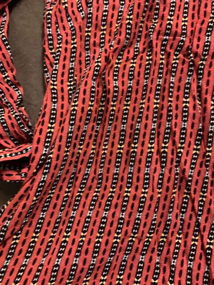 Blouse rouge à motifs - photo numéro 2
