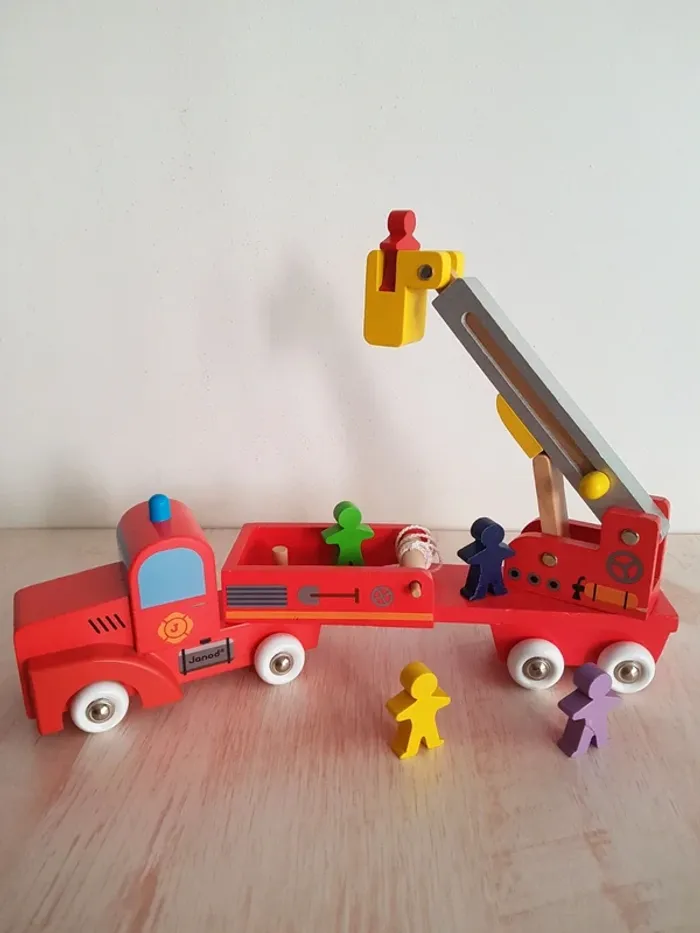 Grand camion de pompier en bois Story de Janod - photo numéro 14