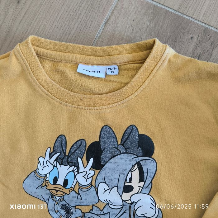 Pull Disney jaune moutarde - photo numéro 2