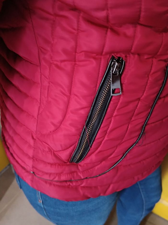 Doudoune femme bordeaux camaïeu t 40 42. 20€00 - photo numéro 2