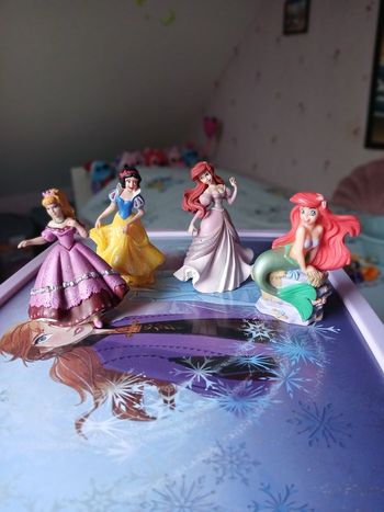 Figurines Princesses paillettes 