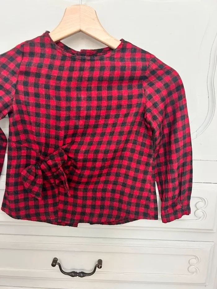 Superbe petit haut, blouse à carreau rouge et noir taille 6 ans - photo numéro 2