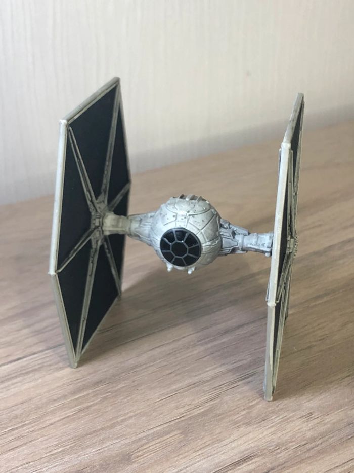 Figurine miniature vaisseau star wars