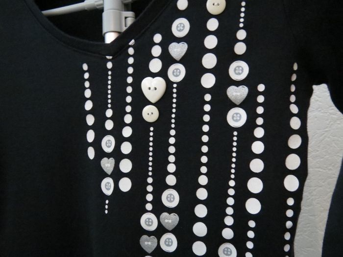 Top noir Cache Cache – détails bijoux & boutons cœur🩶 - photo numéro 3