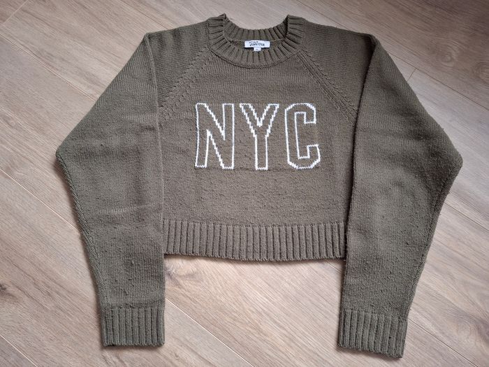 Pull kaki NYC taille XS Jennyfer - photo numéro 2