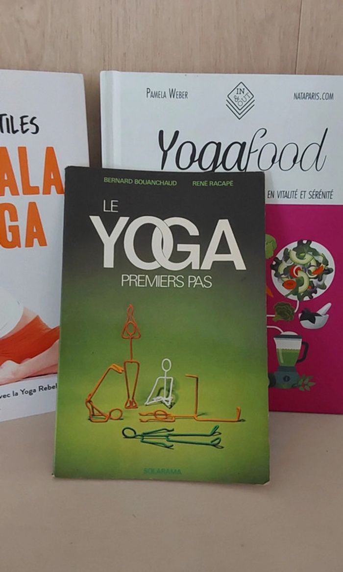 Lot 3 livres sur le Yoga  Strala Yoga Rebel Yoga Food Le yoga 1er pas - photo numéro 3