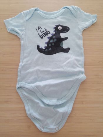 Body manches courtes 3 mois. TEX. Très bon état