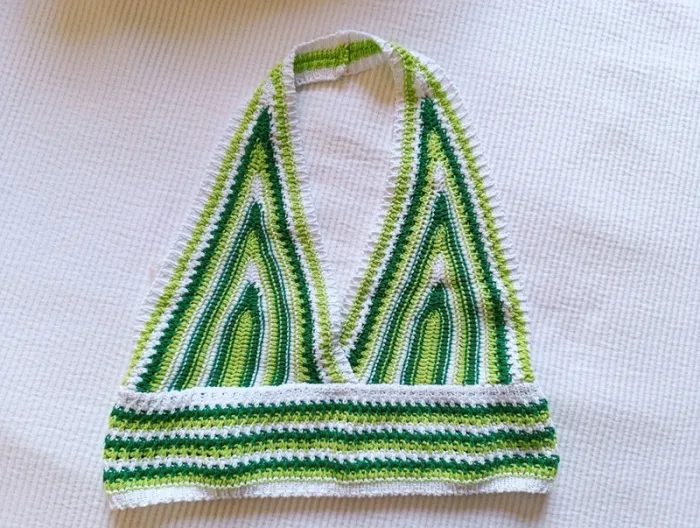 Crop top au crochet Boutique italienne Taille S - photo numéro 2