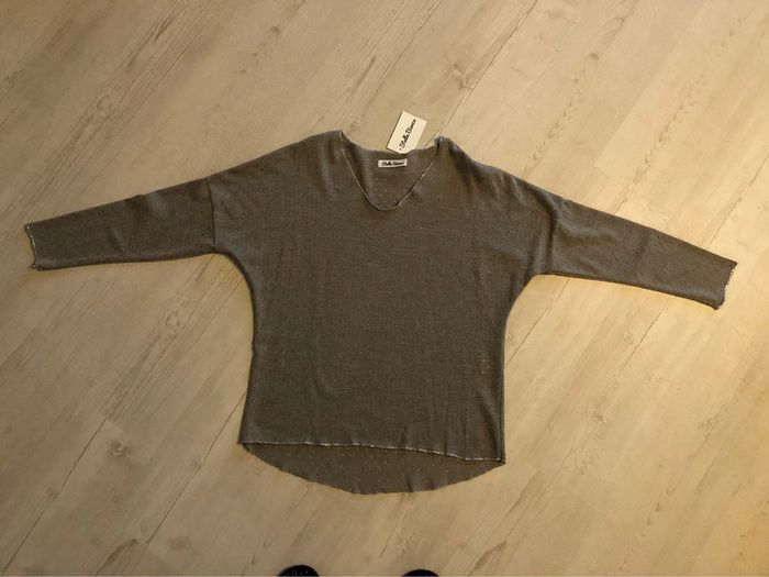 BB- Pull col V gris « stella bianca » T unique (40-44) NEUF - photo numéro 3