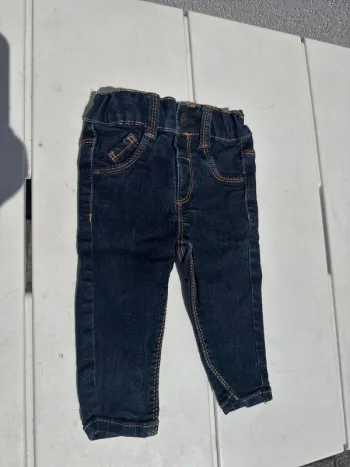 Jeans taille 9 mois