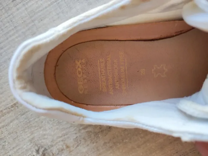 Baskets Geox taille 28 - photo numéro 6