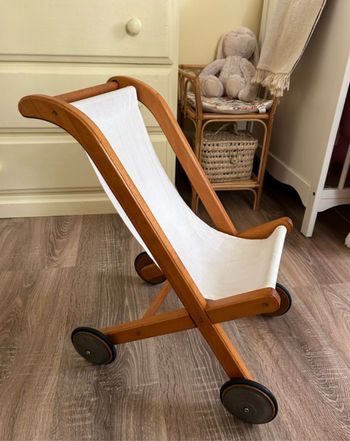 Poussette poupée type Minikane