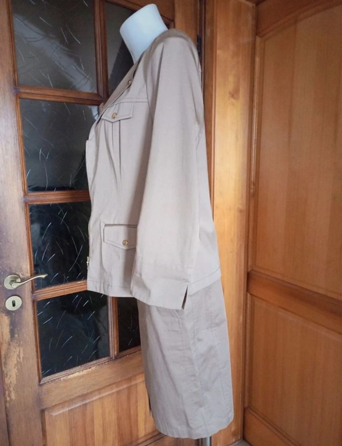 Ensemble tailleur veste jupe - photo numéro 4