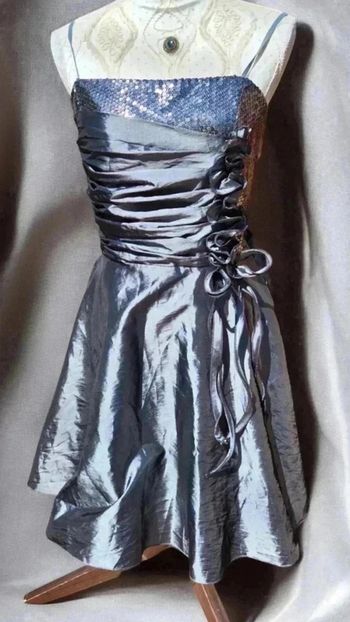 Robe grise effet satin L