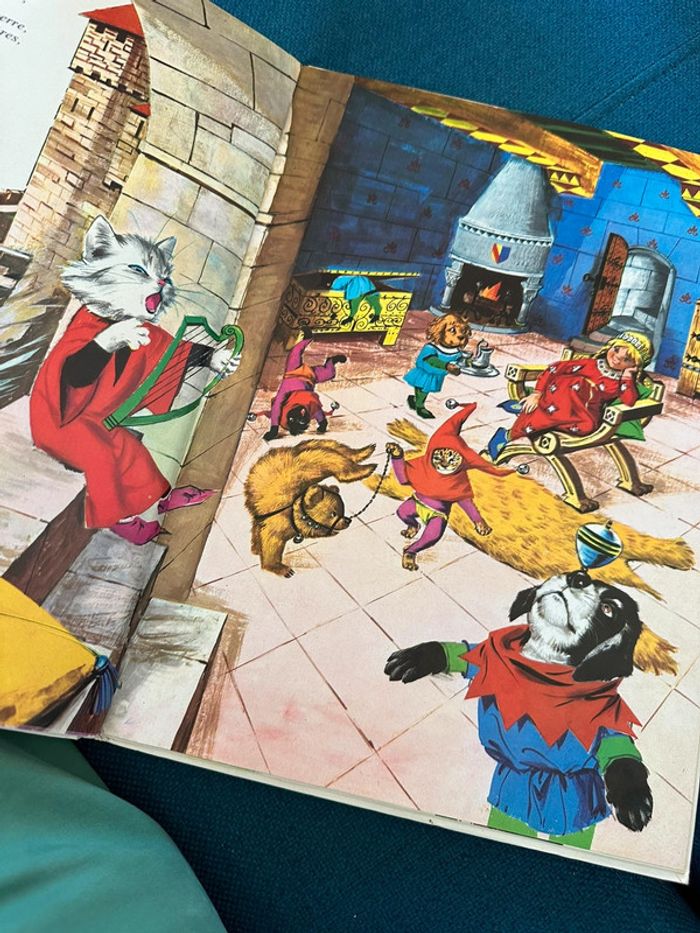 Livre Caroline à travers les âges Grands albums Hachette bd Pierre Probst - photo numéro 7