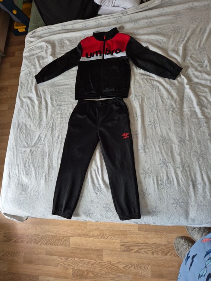 Ensemble umbro 114cm=6 ans
