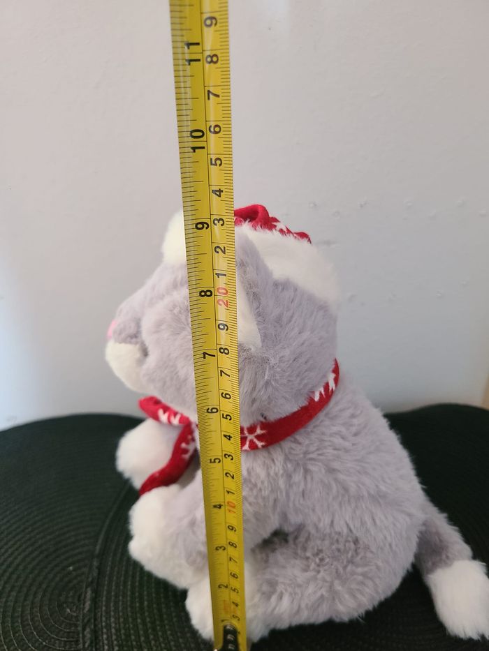 Peluche chat FRANCOISE SAGET Noel bonnet écharpe rouge gris 22 cm - photo numéro 4