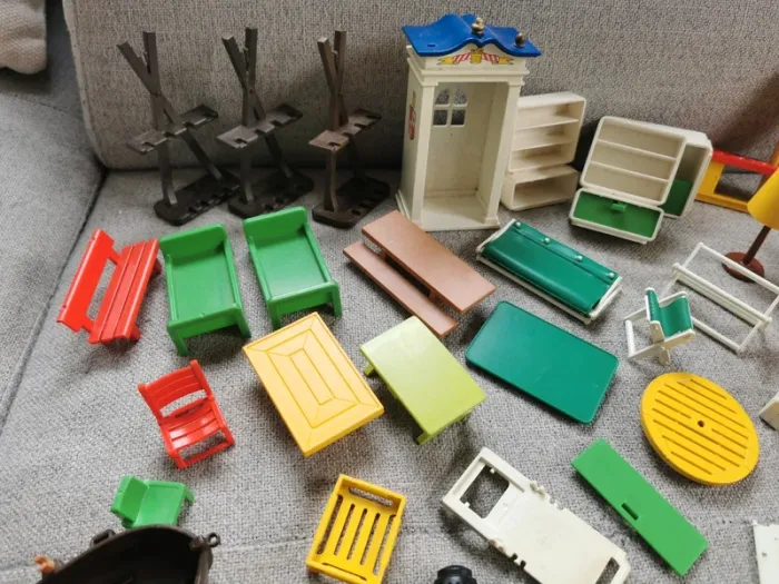 Gros lot 81 accessoires personnages et chevaux playmobil geobra vintage 1974 - photo numéro 5
