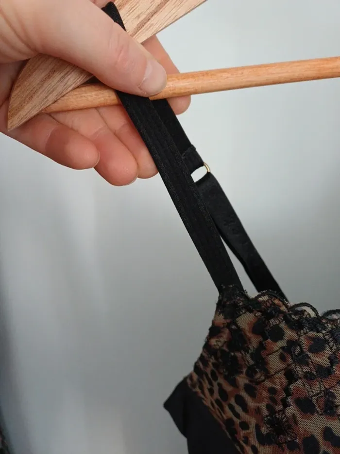 Nuisette noire et léopard 90C neuve - photo numéro 4