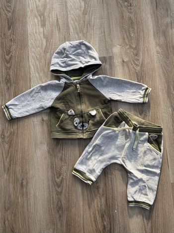 Ensemble pull + pantalon garçon  taille 9 mois 