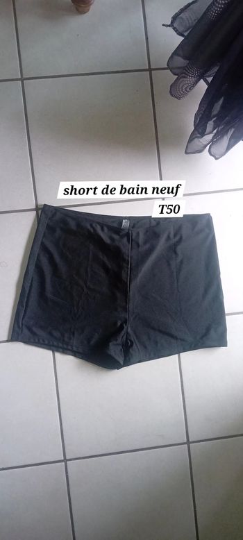Short de bain neuf Taille 50