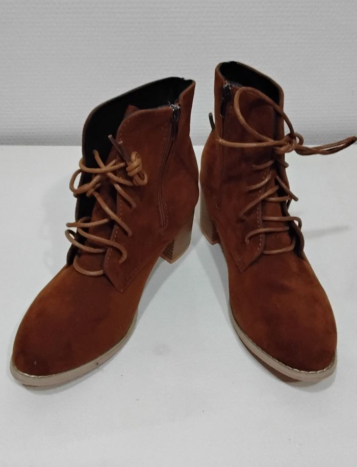 Bottines neuve suédine talon 6 cm - photo numéro 3