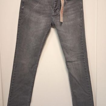 Jean Levi’s 510 gris – 16 ans – Neuf avec étiquette