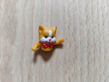 Un chat de la valise Polly Pocket