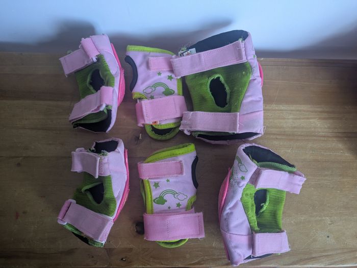 Roller Oxylane + protections enfant taille 26-28 - photo numéro 2