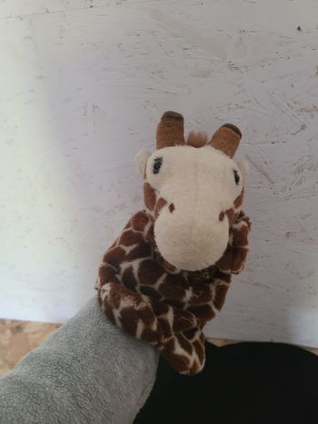 doudou marionnette girafe